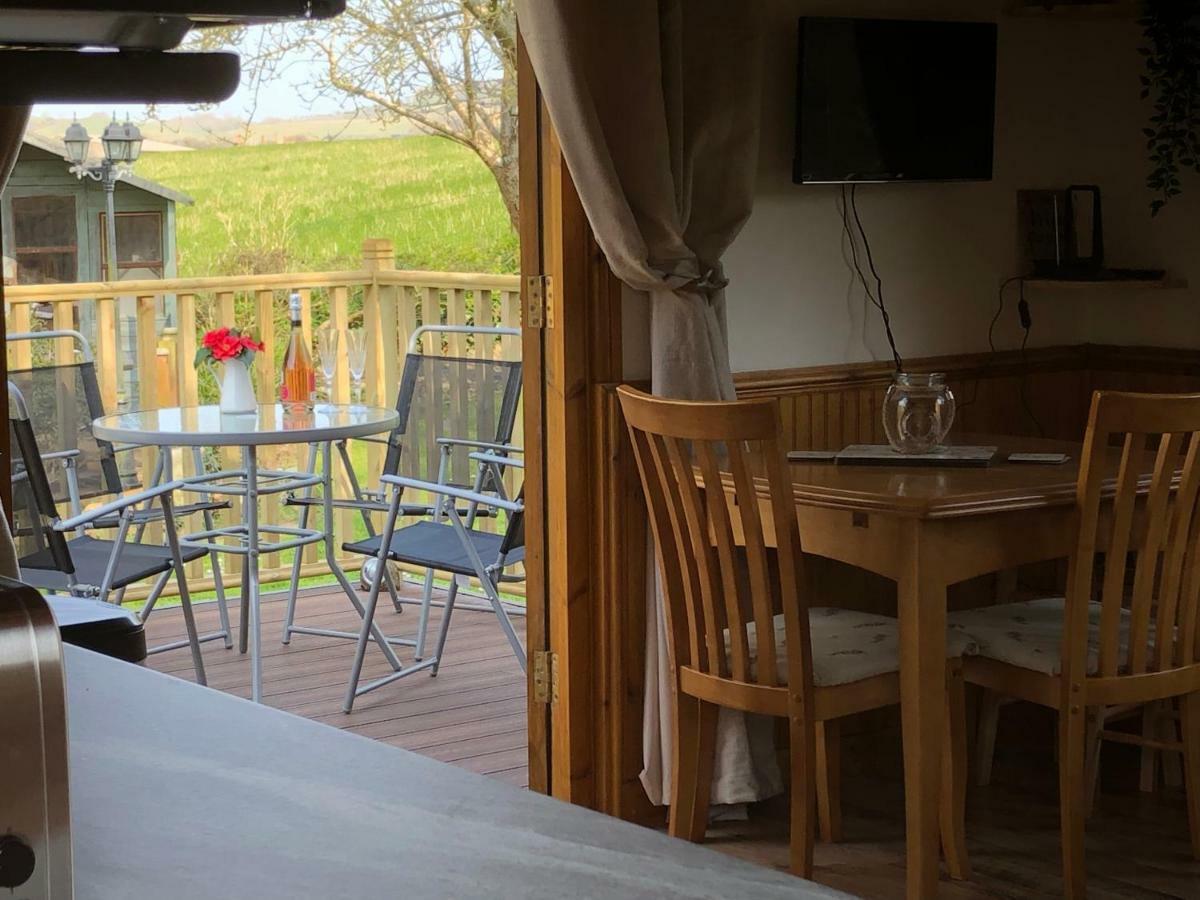 Cosy Dog Friendly Lodge With An Outdoor Bath On The Isle Of Wight Whitwell  Zewnętrze zdjęcie